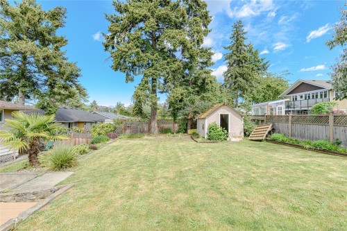 585 Baker St, Saanich, BC 