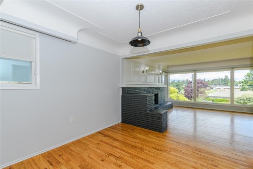 585 Baker St, Saanich, BC 