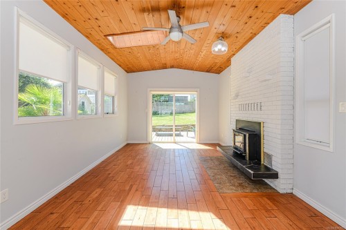 585 Baker St, Saanich, BC 