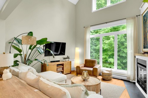 Salon - 516 Ch. Des Cimes, Saint-Sauveur, QC - Indoor Photo Showing Living Room With Fireplace