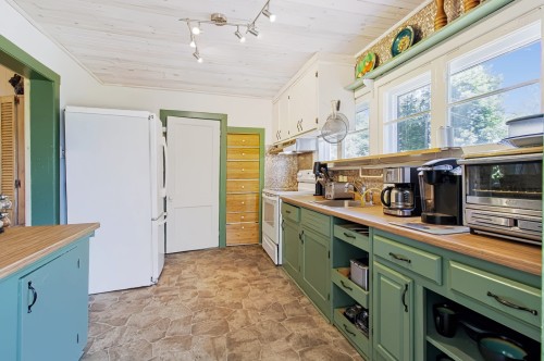 Kitchen - 151 Rue Lesage, Sainte-Adèle, QC 
