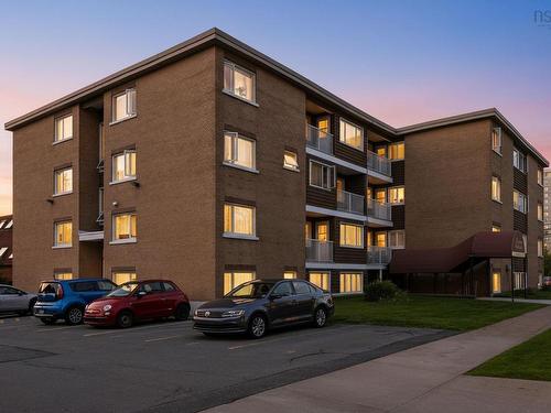 7 6269 Cork Street  Halifax, NS B3L 1Y8