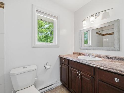 2 Berkley Brae, Dartmouth, NS 