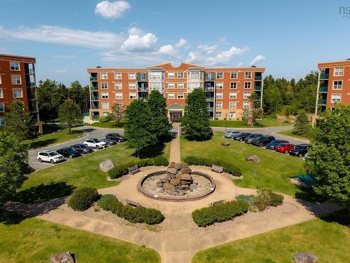206 96 Regency Park, Halifax, NS 