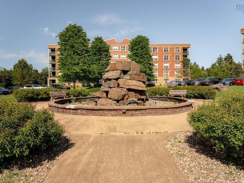 206 96 Regency Park, Halifax, NS 