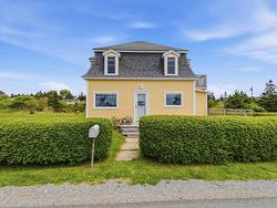 125 The Point Road Blue Rocks, NS B0J 2C0