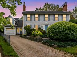 3 Louise Court  Dartmouth, NS B3A 2M4
