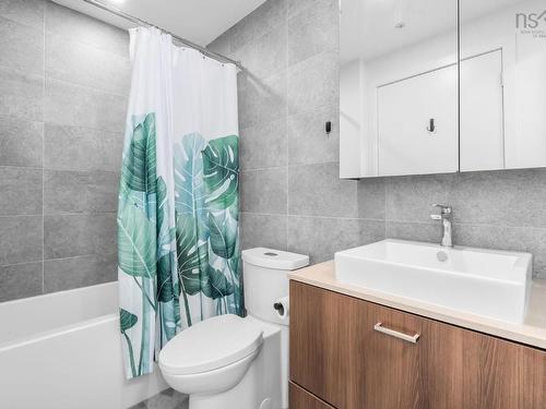 402 5511 Bilby Street, Halifax, NS - Indoor Photo Showing Bathroom