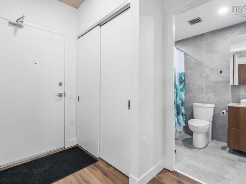 402 5511 Bilby Street, Halifax, NS - Indoor Photo Showing Bathroom