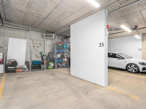 402 5511 Bilby Street, Halifax, NS - Indoor Photo Showing Garage