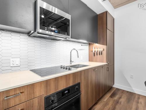 402 5511 Bilby Street, Halifax, NS - Indoor Photo Showing Kitchen With Double Sink