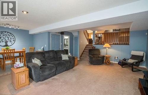 106 Ossington Drive, Hamilton, ON 