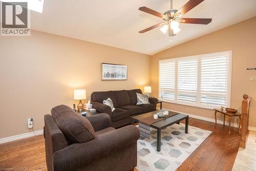 106 Ossington Drive, Hamilton, ON 