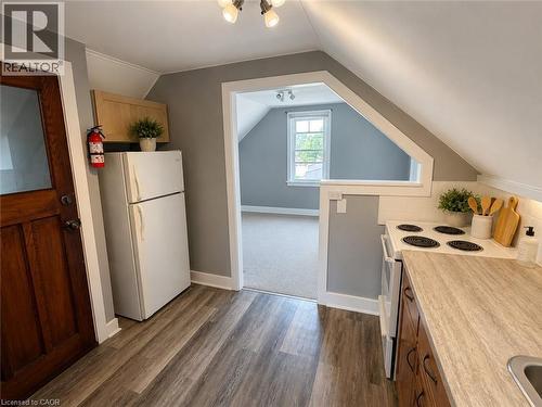 36 Brighton Avenue, St. Catharines, ON - Indoor Photo Showing Kitchen