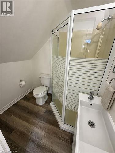 36 Brighton Avenue, St. Catharines, ON - Indoor Photo Showing Bathroom