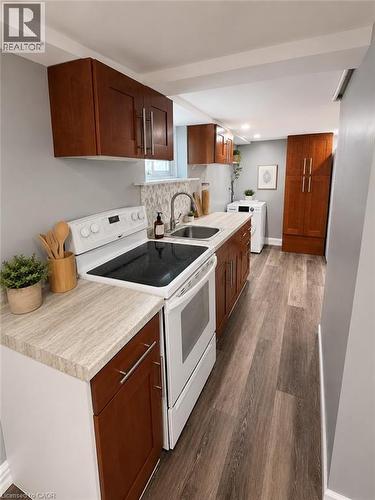36 Brighton Avenue, St. Catharines, ON - Indoor Photo Showing Kitchen