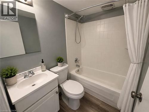 36 Brighton Avenue, St. Catharines, ON - Indoor Photo Showing Bathroom