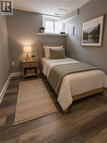 36 Brighton Avenue, St. Catharines, ON - Indoor Photo Showing Bedroom