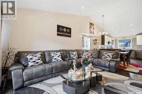 615 Pringle Bend, Saskatoon, SK 