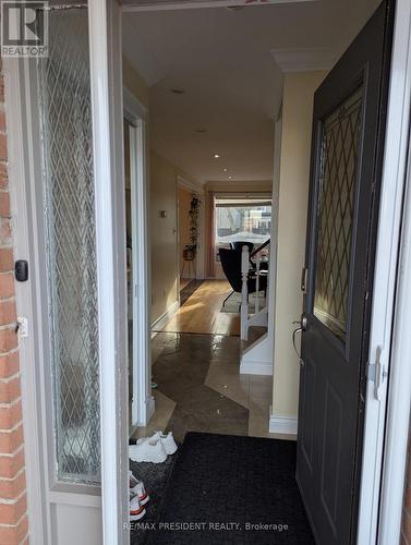 2563 Whittaker Drive, Burlington, ON 