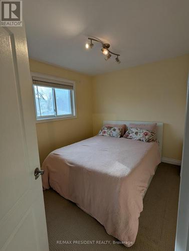 2563 Whittaker Drive, Burlington, ON 