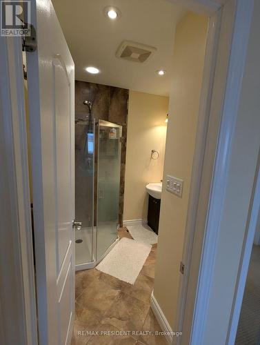 2563 Whittaker Drive, Burlington, ON 