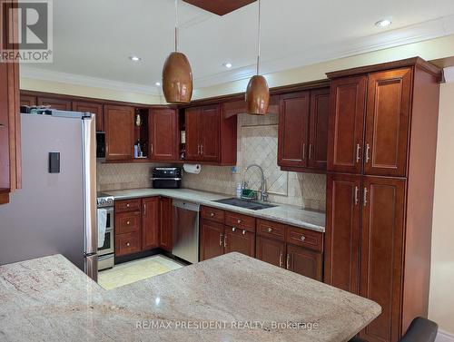 2563 Whittaker Drive, Burlington, ON 