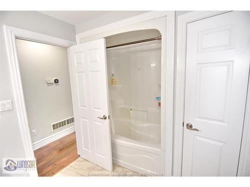 4759 Periwinkle Crescent, Windsor, ON 