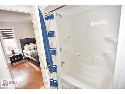 4759 Periwinkle Crescent, Windsor, ON 