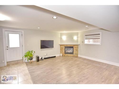 4759 Periwinkle Crescent, Windsor, ON 