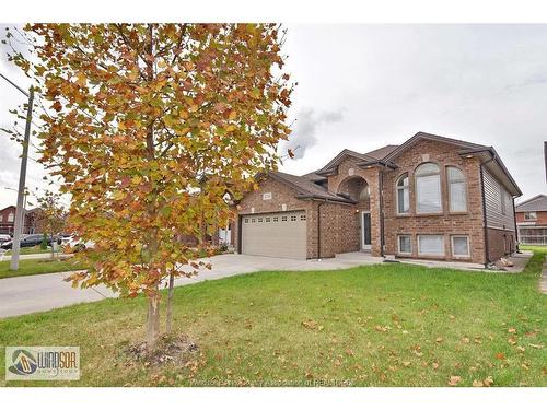 4759 Periwinkle Crescent, Windsor, ON 