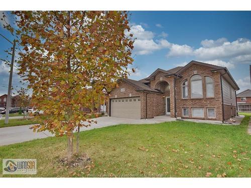 4759 Periwinkle Crescent, Windsor, ON 