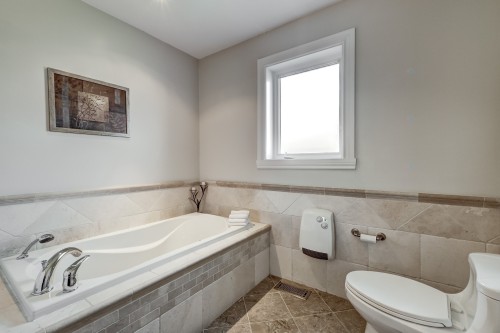 Master Bathroom - 425 Av. Des Crécerelles, Beaconsfield, QC 