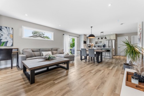 Living Room - 39  - 41 Rue De La Matawinie, Saint-Jean-De-Matha, QC 