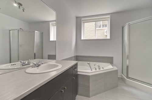Salle de bains - 667 Rue De Pompadour, Mascouche, QC 