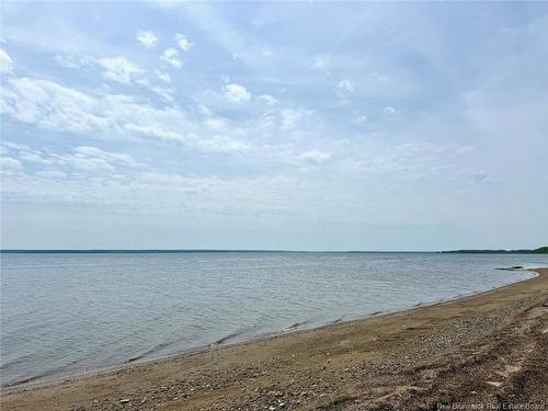 1530 Rue Chatillon, Maisonnette, NB 