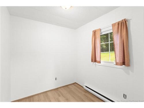 99 Lake Dr, Minto, NB 