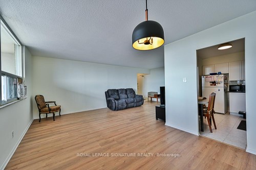 1015-2550 Pharmacy Avenue, Toronto, ON - Indoor Photo Showing Other Room