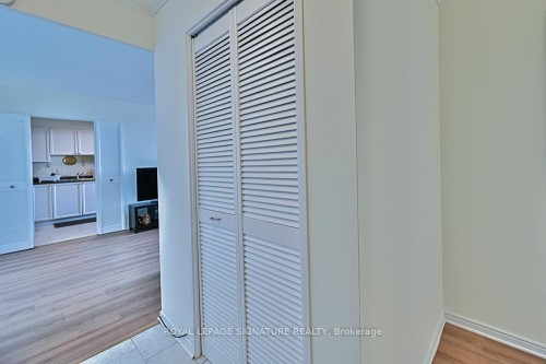 1015-2550 Pharmacy Avenue, Toronto, ON - Indoor Photo Showing Other Room