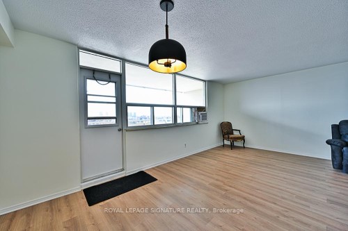 1015-2550 Pharmacy Avenue, Toronto, ON - Indoor Photo Showing Other Room