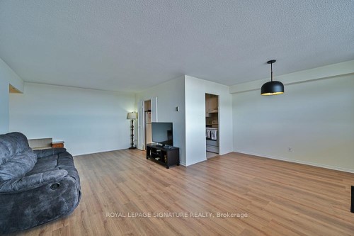 1015-2550 Pharmacy Avenue, Toronto, ON - Indoor Photo Showing Other Room