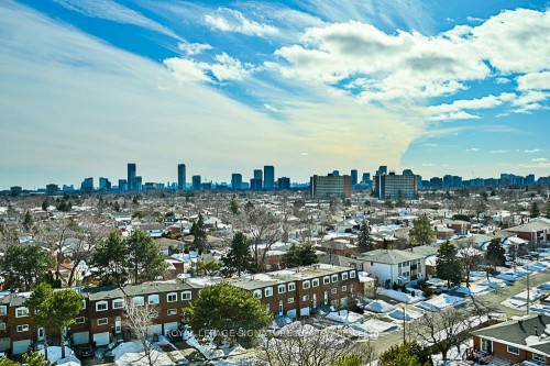 1015-2550 Pharmacy Avenue, Toronto, ON - Outdoor With View