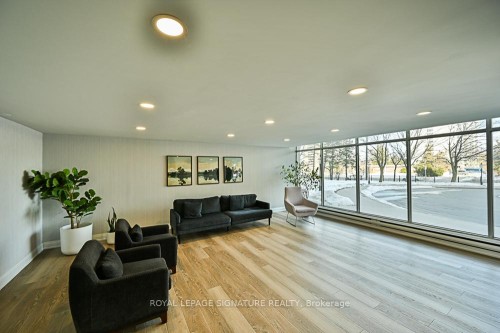 1015-2550 Pharmacy Avenue, Toronto, ON - Indoor