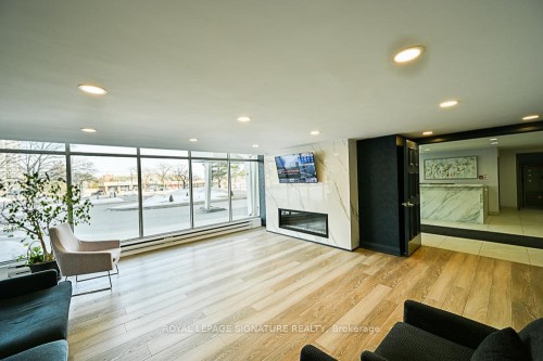 1015-2550 Pharmacy Avenue, Toronto, ON - Indoor