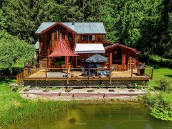 1416 Robertson Rd Cortes Island, BC V0P 1Z0