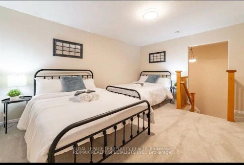 60 Everglade Crescent, Kitchener, ON 