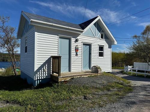 9 Loop Road, Happy Adventure, NL 