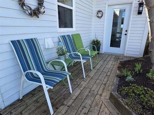 9 Loop Road, Happy Adventure, NL 