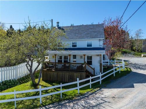 9 Loop Road, Happy Adventure, NL 