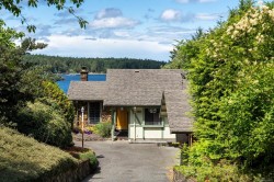 2036 Neptune Rd North Saanich, BC V8L 5J5